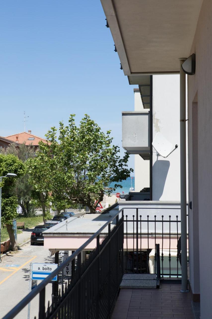 Residence Tre Trilo&Suites ริมินี ภายนอก รูปภาพ